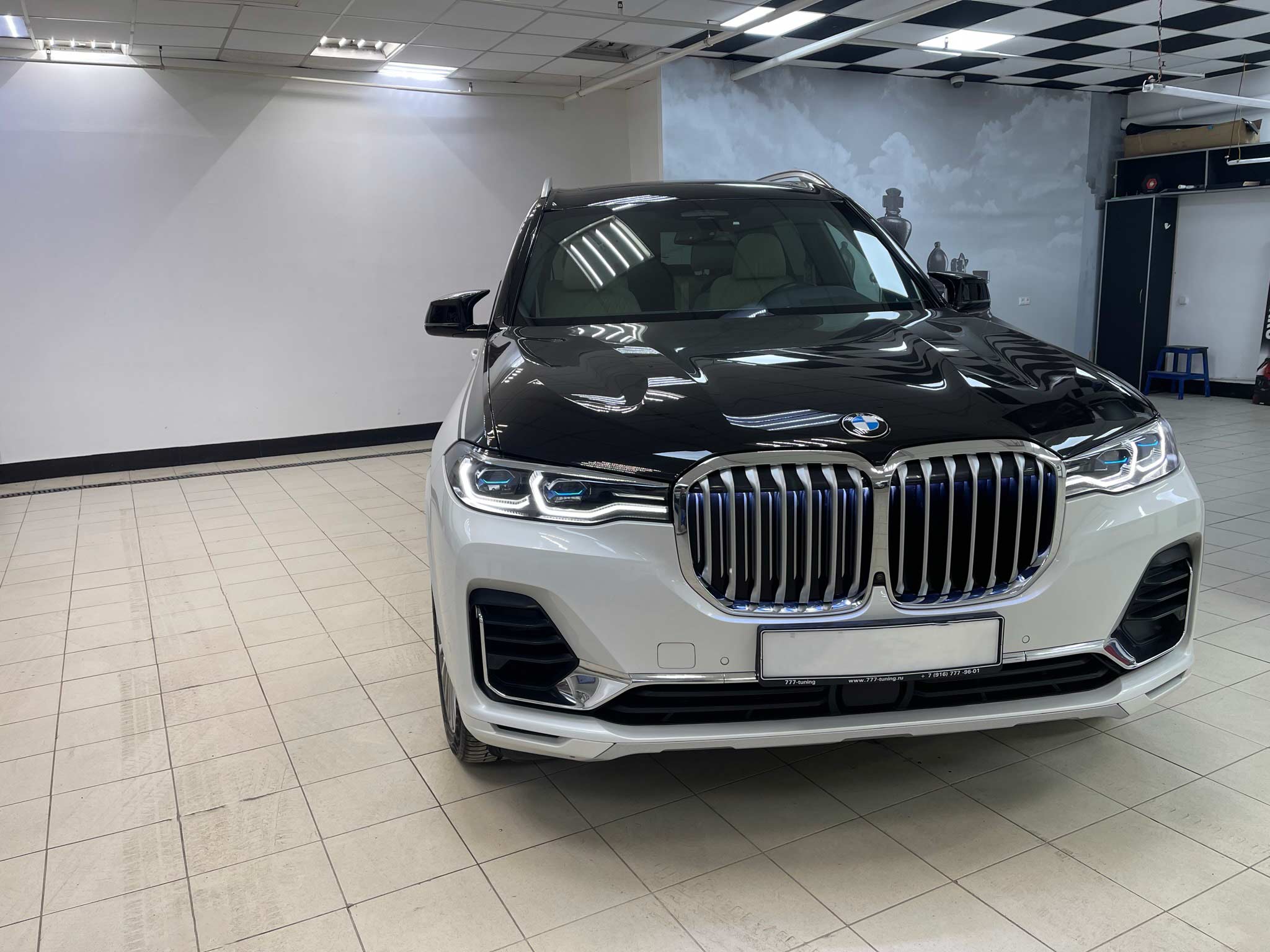 BMW X7 в два цвета